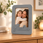 Cornice Portafoto Personalizzata con Nome e Frase – 18×25 cm