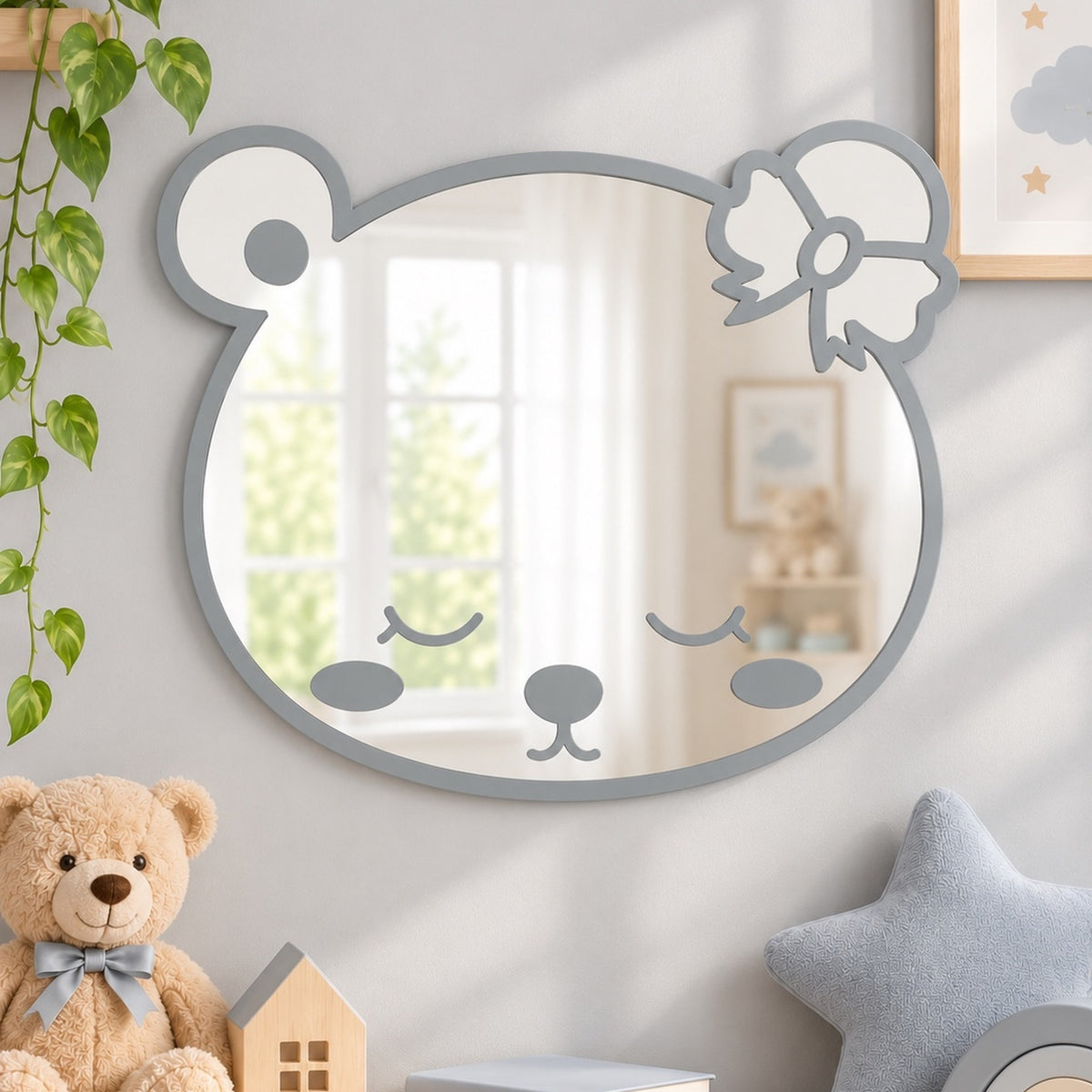 Specchio Orsetta con Fiocchetto per Cameretta Bambini – 45×35 cm